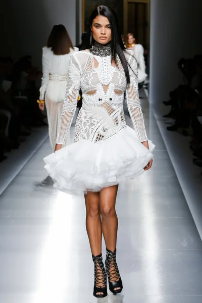 Look 75